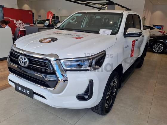 TOYOTA HILUX 2.8 D-4D TURBO DIESEL CD SRX 4X4 AUTOMÁTICO